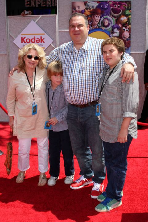 Jeffrey Garlin with his former wife and children 