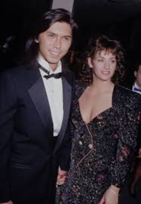 Julie Cypher and her Ex-husband Lou Diamond Phillips.