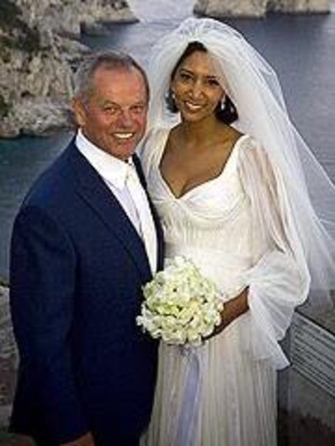 Gelila Assefa married in 2007.