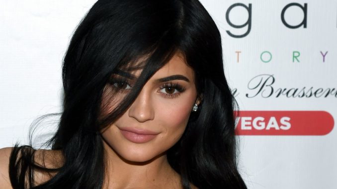 Kylie Jenner Wiki, Net Worth, Baby, Body, Daughter, Kids, Dating, Now, Husband