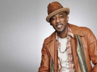 Ralph Tresvant is married to Amber Serrano since 2004.
