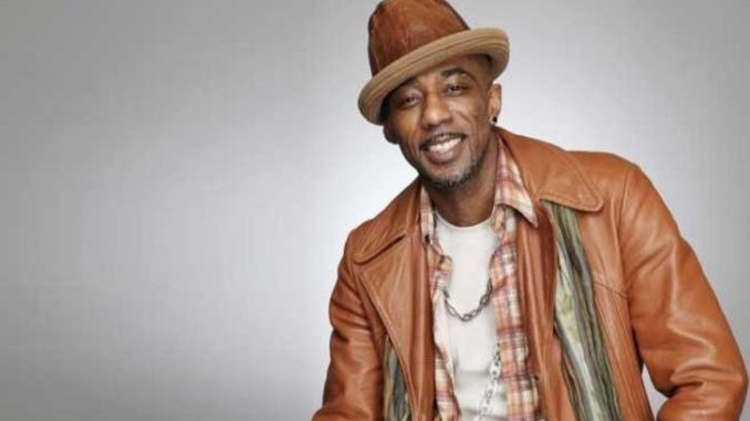 Ralph Tresvant is married to Amber Serrano since 2004.