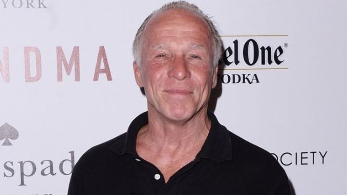 Jackie Martling is in a relationship with Barbara Klein.