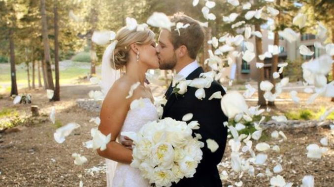 Max Thieriot is husband of Lexi Murphy.