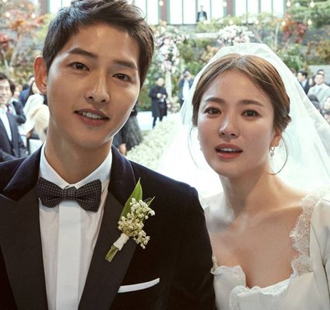 Song Joong-ki  with ex-wife Song Hye-kyo on their wedding ceremony.