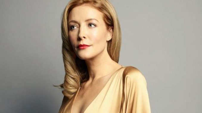 Jennifer Finnigan holds a net worth of $500,000 as of 2019.