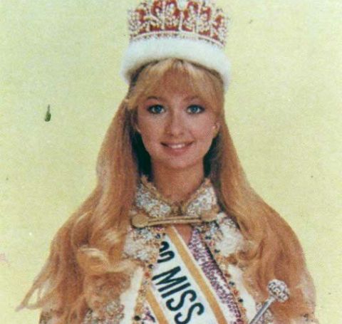 Christie Claridge is the beauty who won the competition of Miss International in 1982.
