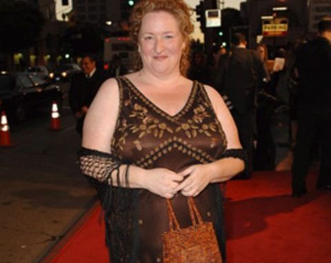 Rusty Schwimmer successfully accumulated an income of $3 million from her career.