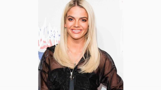 The English singer and songwriter is a famous Louisa Johnson. Louisa began her music journey in her early years of teenage years and in 2015, auditioned to "The X Factor," where she immediately became the favorite fan. she was also famous after winning a UK edition of the music reality show ' the X Factor. ' She made her debut with Bob Dylan's cover of ' Forever Young ' after winning the contest, which was also her winning song in the final episode. The track steadily soared to the ninth position in the ' UK Singles List, ' and Louisa enjoyed a massive popularity crossing national limits.