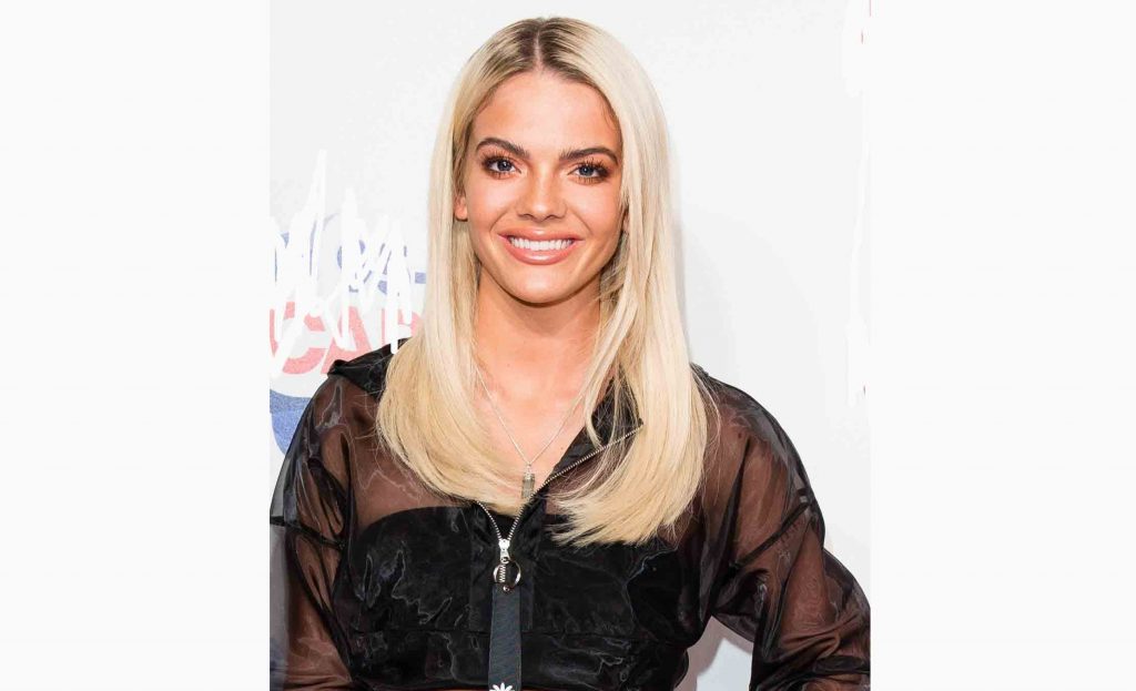 The English singer and songwriter is a famous Louisa Johnson. Louisa began her music journey in her early years of teenage years and in 2015, auditioned to "The X Factor," where she immediately became the favorite fan. she was also famous after winning a UK edition of the music reality show ' the X Factor. ' She made her debut with Bob Dylan's cover of ' Forever Young ' after winning the contest, which was also her winning song in the final episode. The track steadily soared to the ninth position in the ' UK Singles List, ' and Louisa enjoyed a massive popularity crossing national limits.