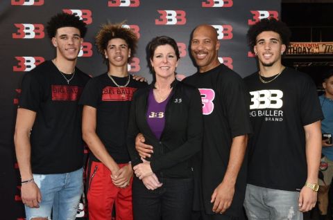 Lavar and Tina gave birth to Liangelo, Lamelo and Lonzo