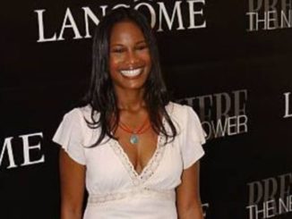 Robinne Lee is presently married to her husband, Eric Hayes.